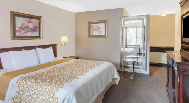 Номер Standard Days Inn by Wyndham Camarillo - Ventura