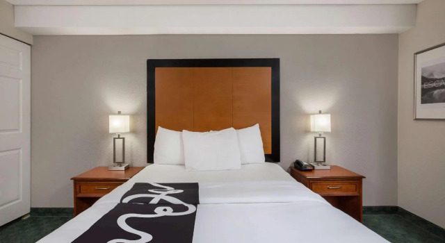 Студия La Quinta Inn by Wyndham Everett