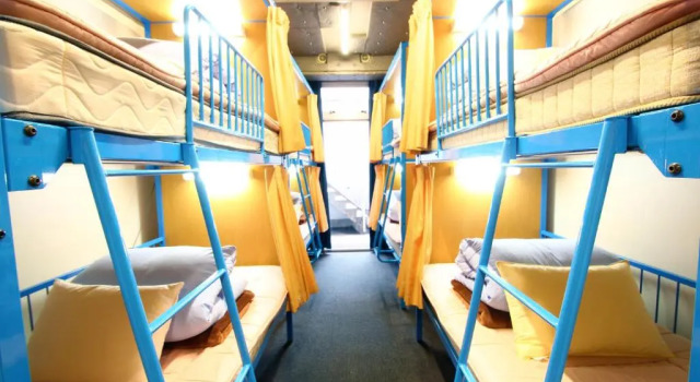 Кровать в общем номере Sakura Hostel Asakusa
