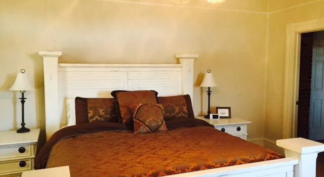 Lake Guntersville Bed and Breakfast, Boek Hotel Guntersville Alabama