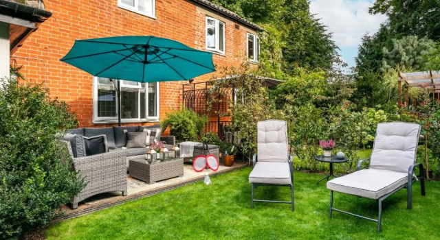 Коттедж с видом на сад Newmarket Boutique Apartments
