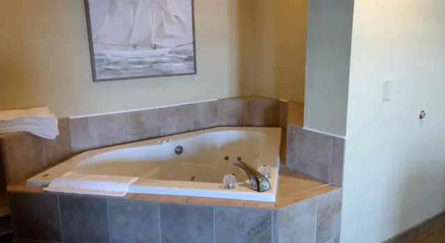 Номер Standard с видом на озеро Harbor House Inn