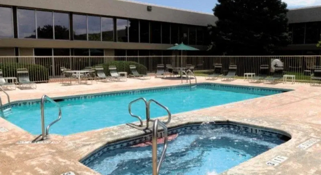 Holiday Inn, Book Hotel Hoteller i Grand Junction med morgenmad, Morgenmad