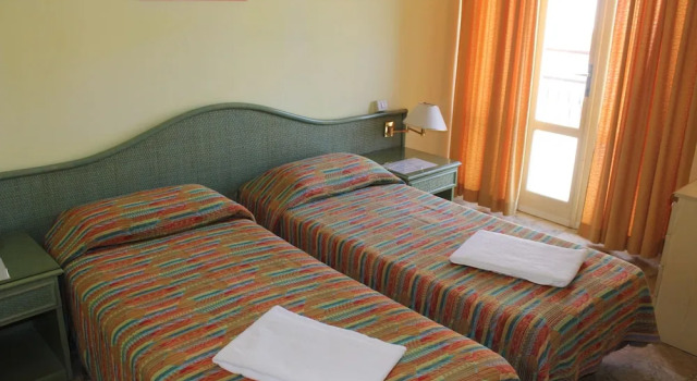 Номер Classic Hotel AMALFI & Restaurant Karaoke Bar