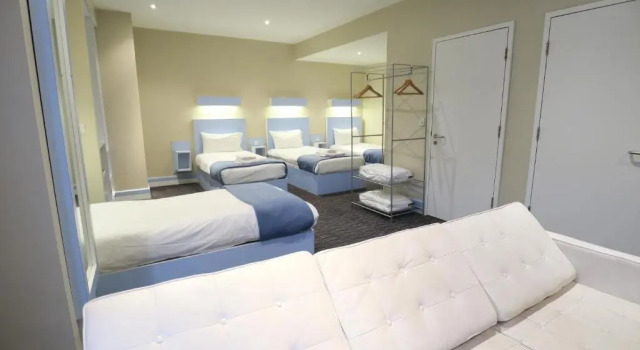Четырёхместный номер Standard Citrus Hotel Cheltenham by Compass Hospitality