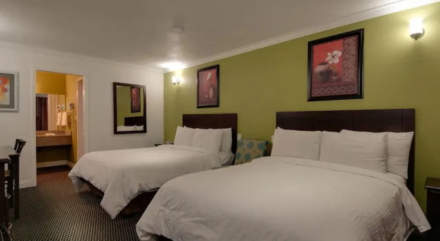 Четырёхместный номер Standard Vagabond Inn San Pedro
