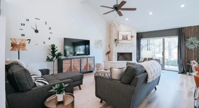 Stylish Waterfront Townhouse with Boat Slip, Pet Friendly, Забронировать Отель Хорсшу Бэй Texas Hill Country