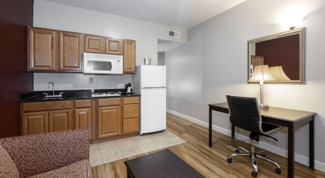 Люкс Standard Red Roof Inn & Suites Wilson