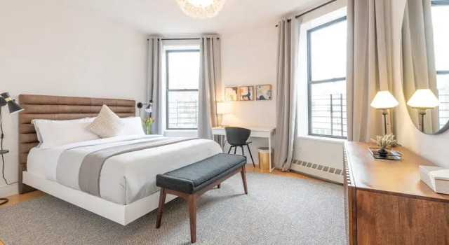 Апартаменты Cypress Court III by Rove Travel 1BR Harlem Apt