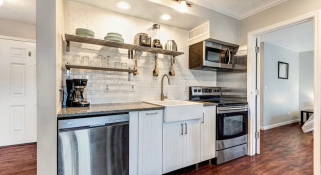 Люкс Premier Bend Riverside Condos Near Downtown Bend