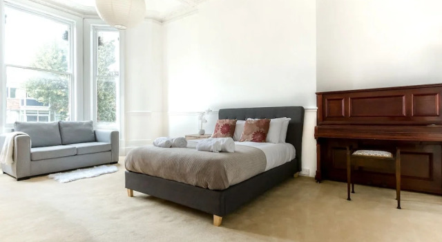 Spacious 1BR Period Apartment Hampstead