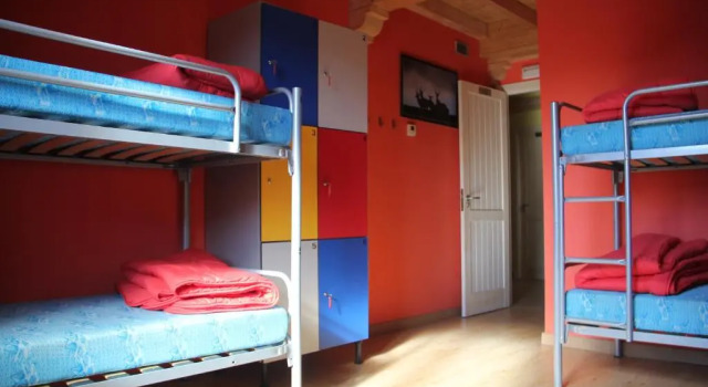 Кровать в общем номере Hostel Curavacas