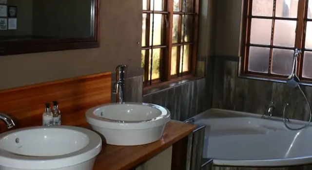 Люкс White Linen Guesthouse