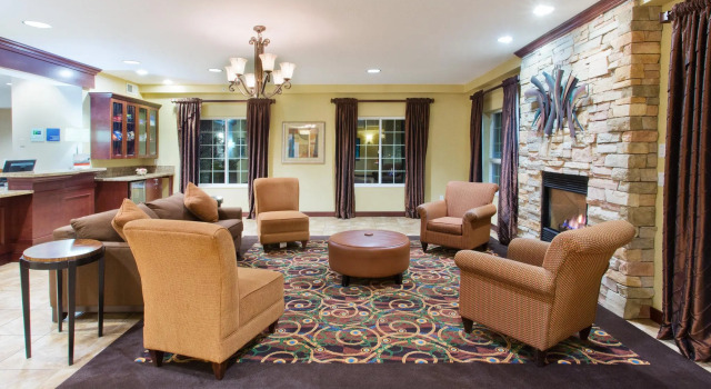 Holiday Inn Express Hotel & Suites Portland - Jantzen Beach, Rezervați Hotel Portland Willamette Valley