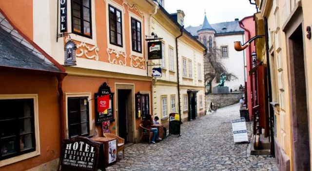 Hotel a Restaurace U Hrnčíře, Rezerwuj Hotel Hotele w Central Bohemia z parkingiem, Parking