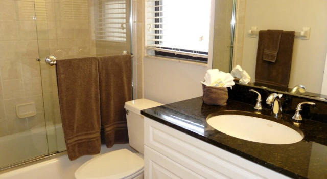 Номер Standard Inviting Beachfront Condo With Pool, spa and Views