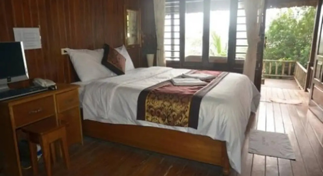 Halong Bay Deluxe Cruise Bungalow on Island, Забронировать Отель Отели Халонг с парковкой, Парковка