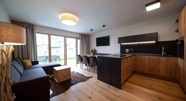 Апартаменты Luxury Lakeside Luxury Apartments
