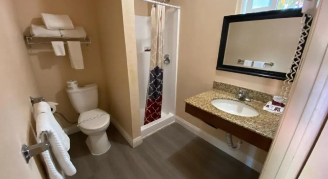 Двухместный номер Economy Pacific Inn