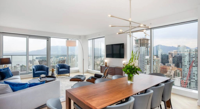Vancouver House Breathtaking Views 3 Bdrm Pool hot tub gym