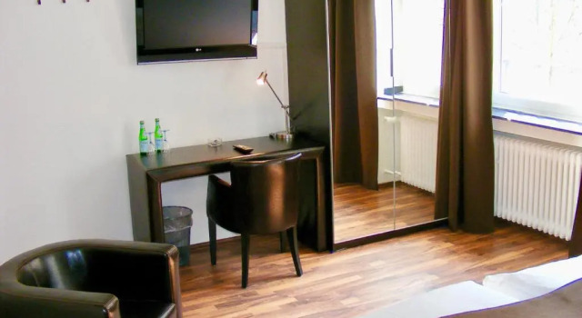 Boutique Hotel Düsseldorf Berial, Забронировать Бутик-отель Бутик-отели Дюссельдорфа, рядом с Mahn- und Gedenkstätte für die Opfer des Nationalsozialismus, Бутик-отель