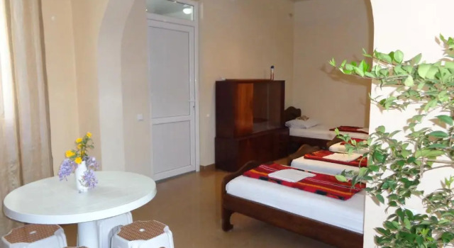 Студия White Guest House