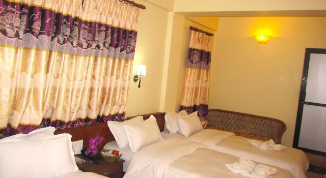 Семейный номер Standard с балконом Hotel Orchid