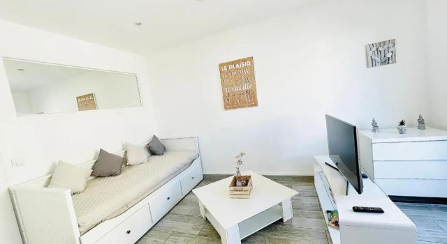 Suquet Beach Center - 10m walk from Palace 100m beach, Забронировать Апартаменты/квартира Отели Канн с парковкой, рядом с Le Croisette Casino Barriere de Cannes, Парковка