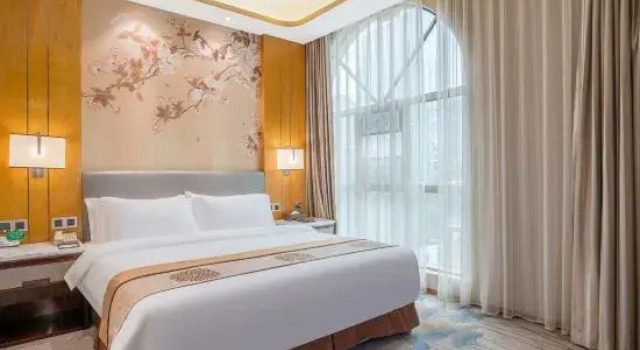 Люкс Deluxe Guangzhou Vanhong International Hotel