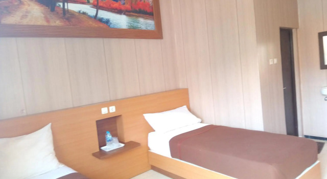 Hotel Kencana Rembang, Забронировать Отель Рембанг провинция Центральная Ява