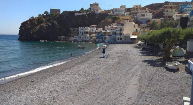 Коттедж с 2 комнатами Tris Ekklisies Seaside Beach Apartment