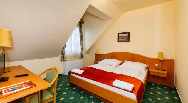 Gastland M0 Hotel és Étterem, Varaa Hotelli Szigetszentmiklos Budapest
