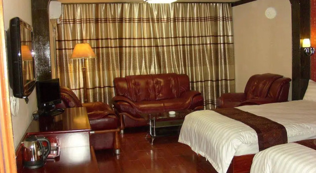 Heng Fu Lai Hotel - Sanyuanli Branch, Rezervasyon Otel Guangdong otoparklı oteller, Otopark