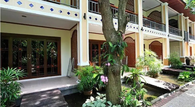 Thai Palace Resort