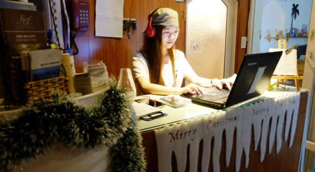 Кровать в общем номере Hi Danang Beach Hostel