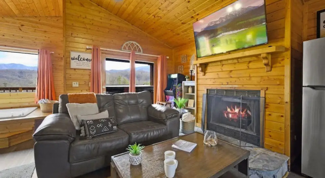 Great View Location Studio Log Cabin Hot Tub