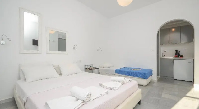 Трёхместный номер Standard с балконом Depis place & apartments naxos