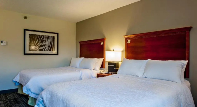 Четырёхместный номер Standard Hampton Inn Bowling Green KY