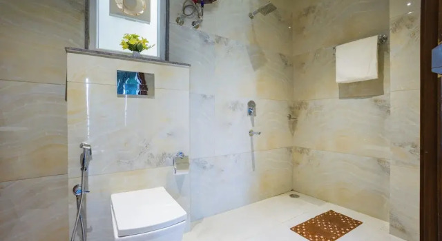 Номер Deluxe Alaya Stays BYDM The Sky Heaven - 4 BHK Penthouse 15 Min from Triveni Ghat With Balcony & Lift