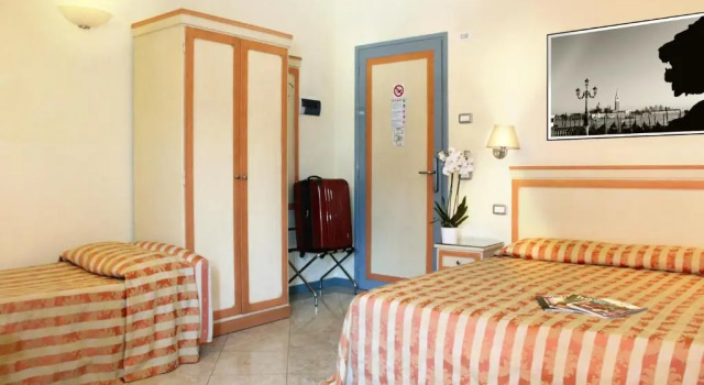 Трёхместный номер Standard Hotel Regit