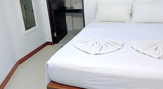 Люкс The Reef Hotel & Studios