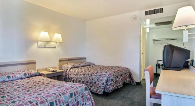 Четырёхместный номер Standard Motel 6-Farmington, NM