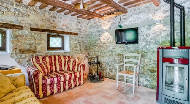 Lovely Holiday Home in Santa Vittoria In Matenano With Pool, Rezervovat Hotel  