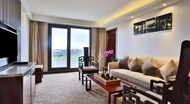 Люкс Hôtel Huatian Chinagora