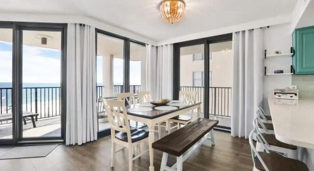 Коттедж Phoenix III 3031 3BR 2BA End Unit on 3rd Floor Beachfront