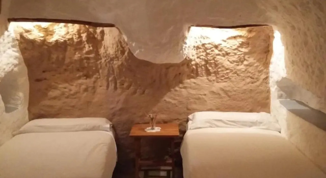Al Jatib, Reservar Hotel Baza Granada