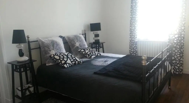 Номер Standard HÔTEL Le 6 3 Home PORT EN BESSIN Parking privé gratuit