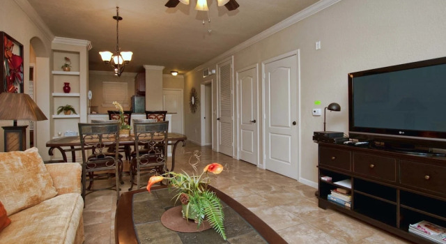 Bella Piazza - 4 Bedrooms Condo-4352BP