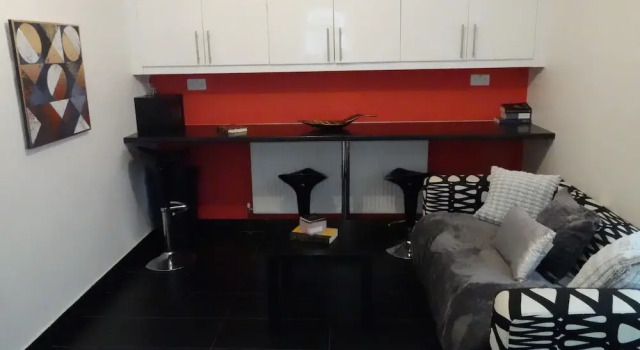 Номер Comfort Private Rooms-Private Bathrooms-Near Airport- CABIN CREW paradise