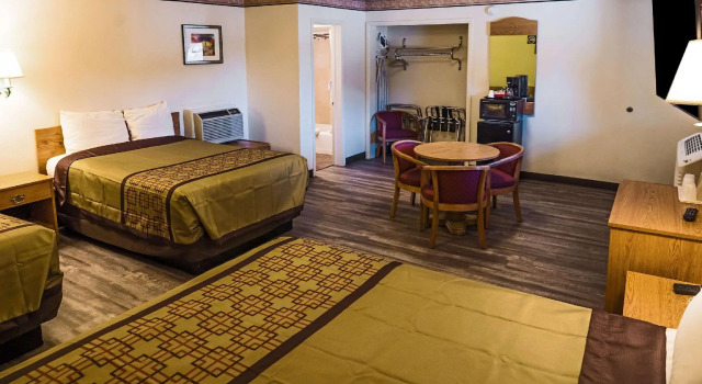 Четырёхместный номер Standard Garner Hotel Albuquerque Airport by IHG